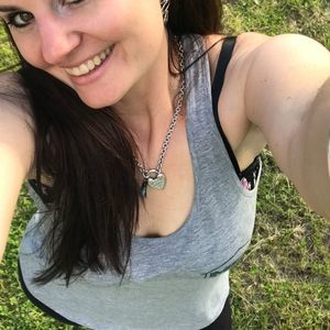 Meet your Posher, Holly